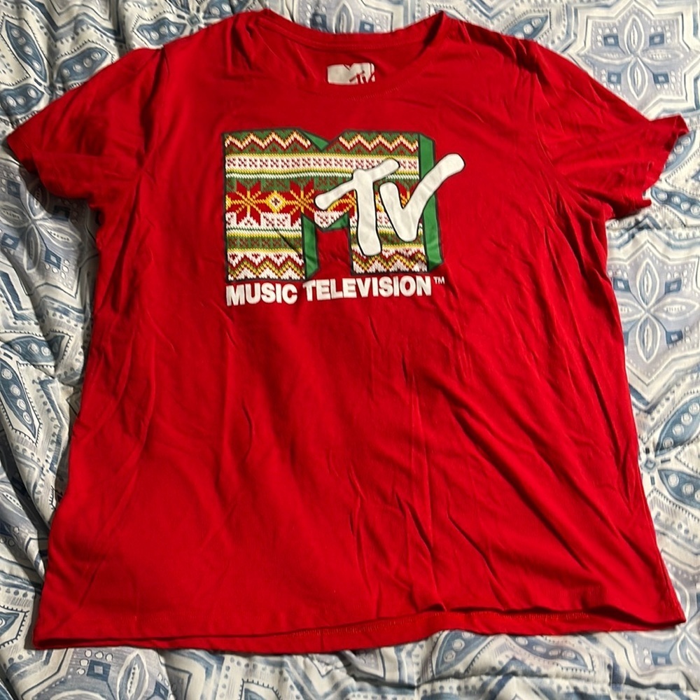 Like new MTV Christmas tshirt